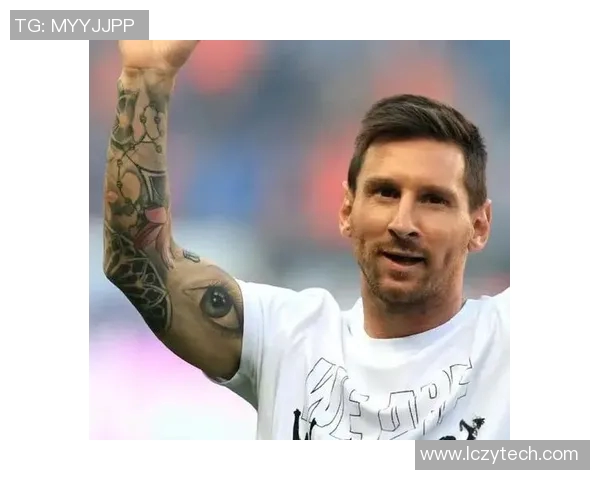 足球纹身的魅力与意义探索让每一位球迷都能铭记心中的热爱与激情 足球纹身的魅力与意义探索让每一位球迷都能铭记心中的热爱与激情